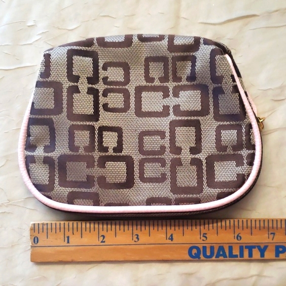 Chic Geometric Patterned Cosmetic Bag - Picture 9 of 10